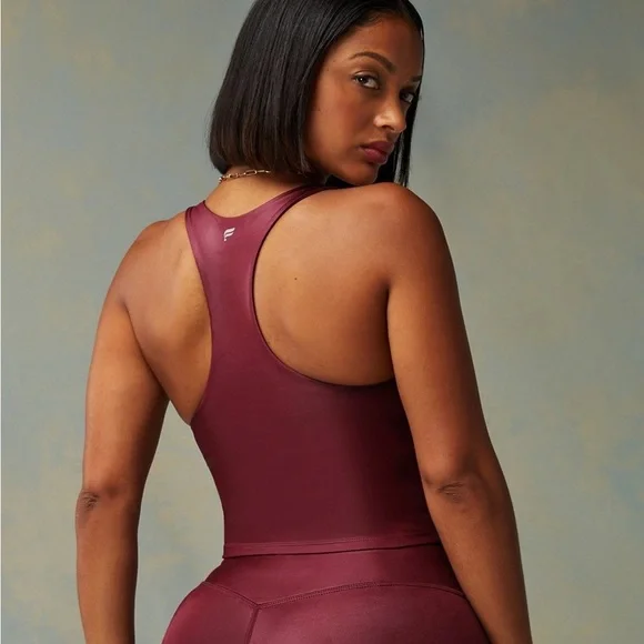 Fabletic Anywhere Shine Built-In Bra Tank - Picture 2 of 9